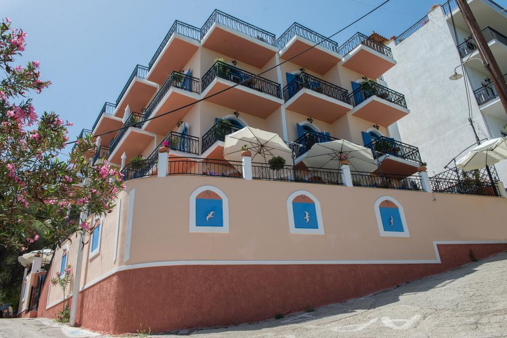 Maria Studios Poros Town Bagian luar foto