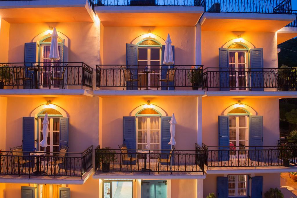 Maria Studios Poros Town Bagian luar foto