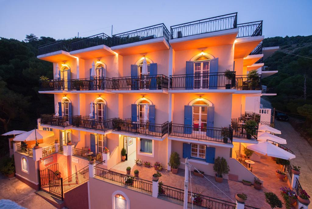 Maria Studios Poros Town Bagian luar foto
