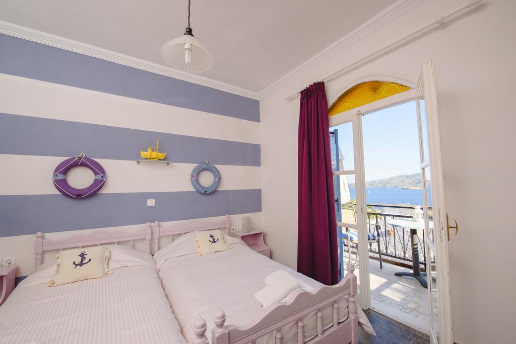 Maria Studios Poros Town Bagian luar foto