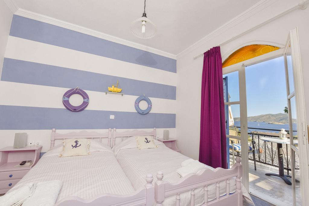 Maria Studios Poros Town Bagian luar foto