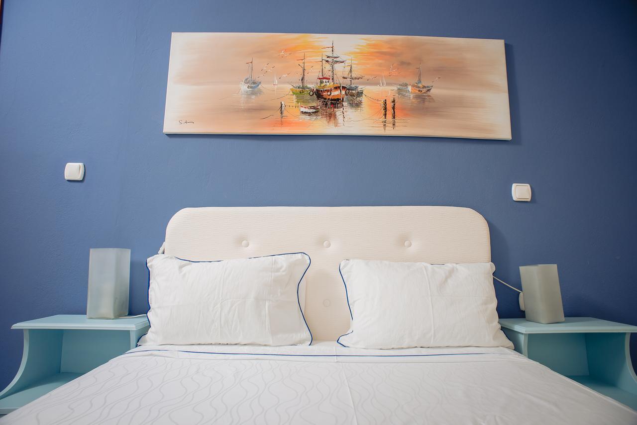 Maria Studios Poros Town Bagian luar foto