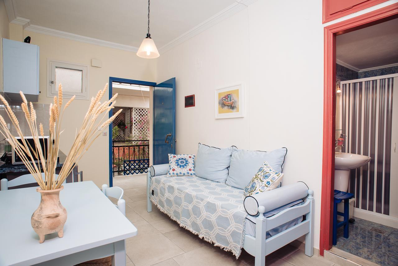Maria Studios Poros Town Bagian luar foto