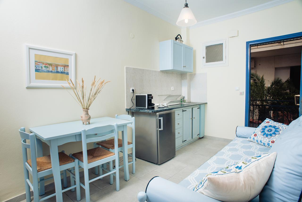Maria Studios Poros Town Bagian luar foto