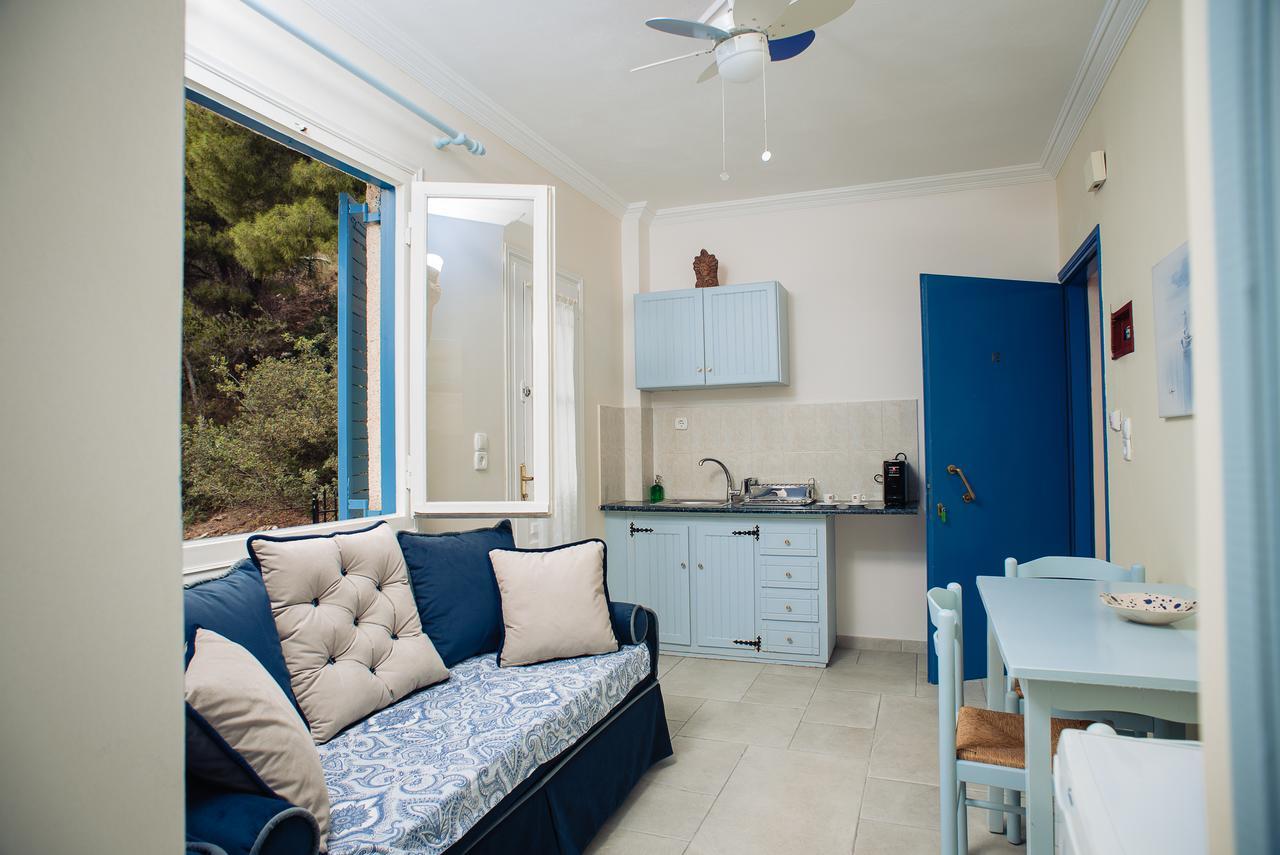 Maria Studios Poros Town Bagian luar foto