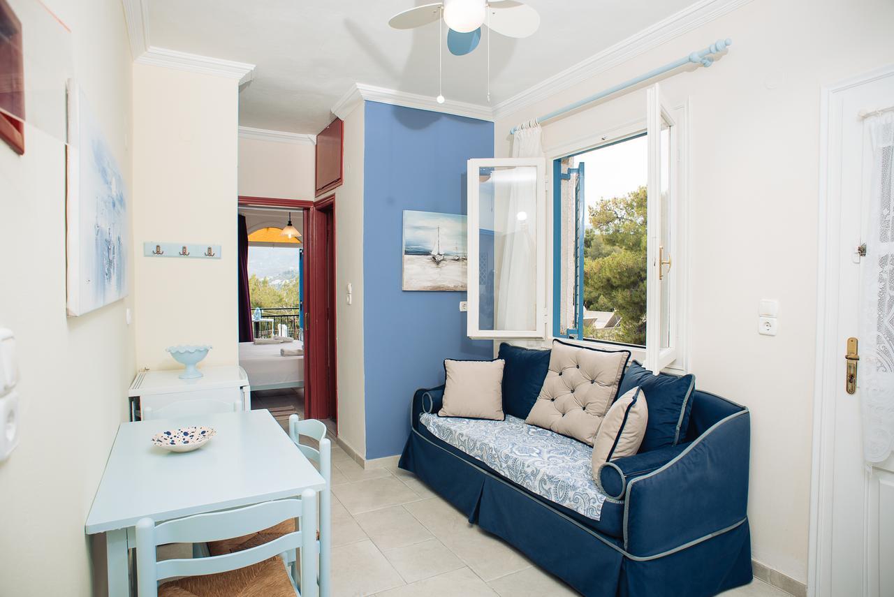 Maria Studios Poros Town Bagian luar foto