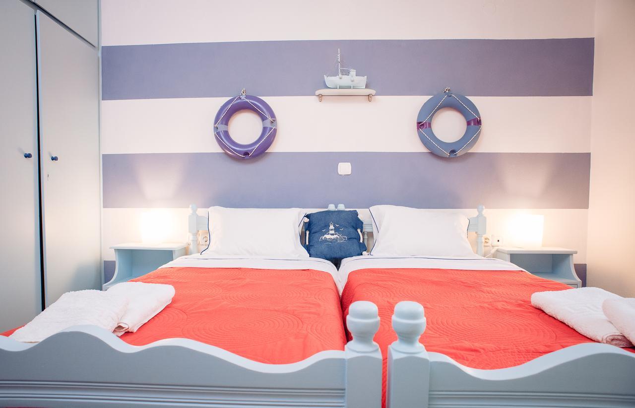 Maria Studios Poros Town Bagian luar foto