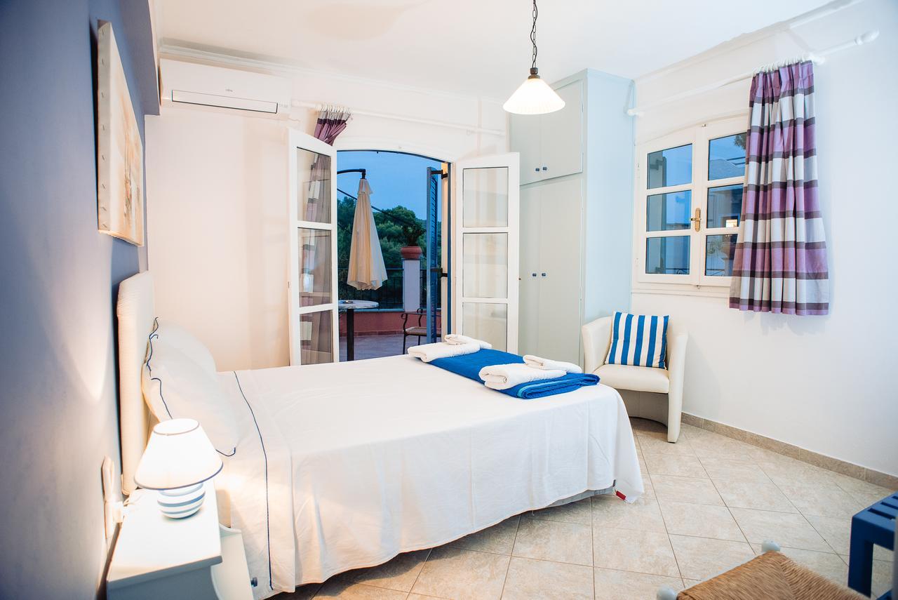 Maria Studios Poros Town Bagian luar foto