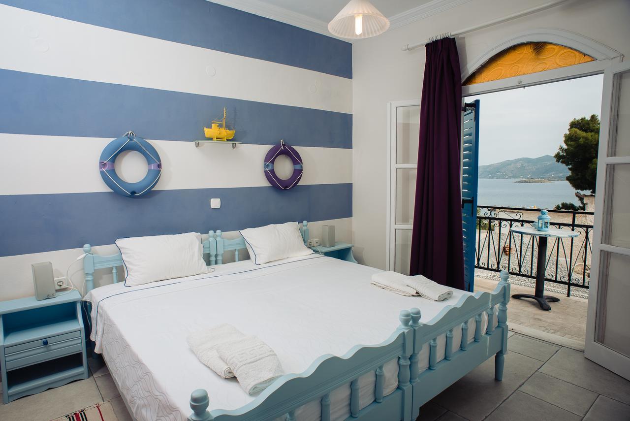 Maria Studios Poros Town Bagian luar foto