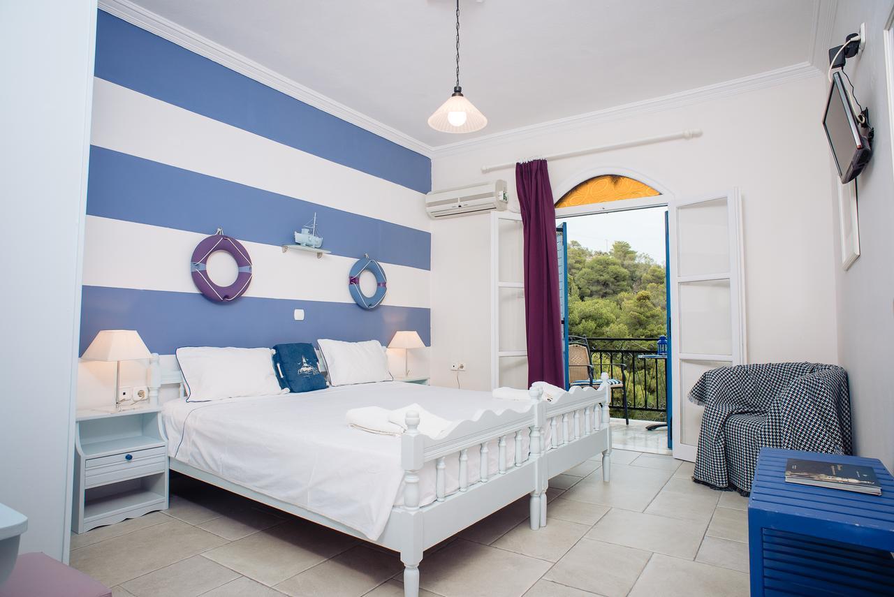 Maria Studios Poros Town Bagian luar foto