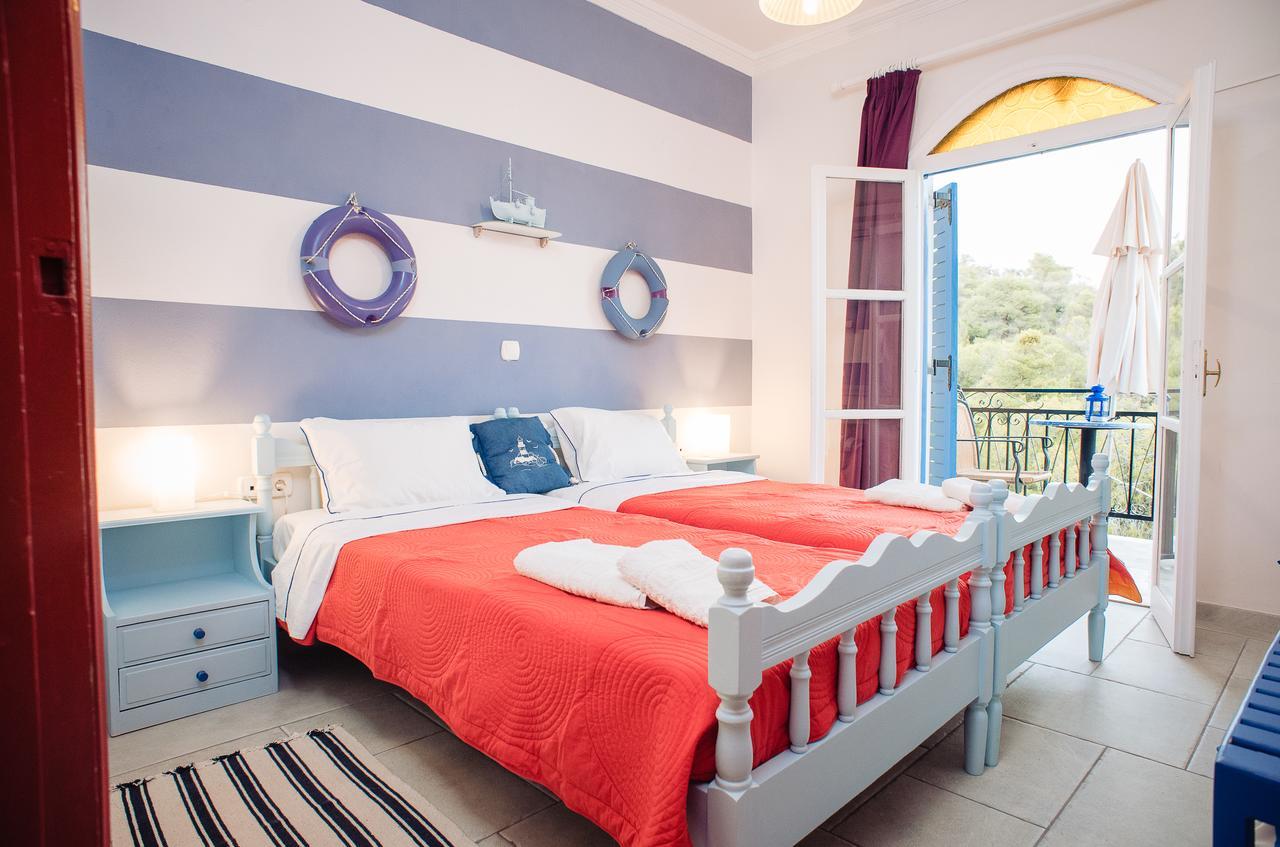 Maria Studios Poros Town Bagian luar foto