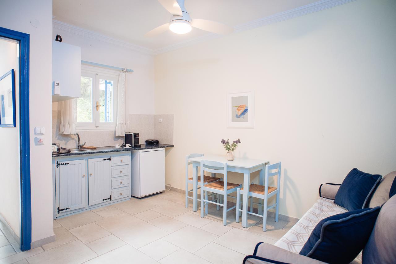 Maria Studios Poros Town Bagian luar foto