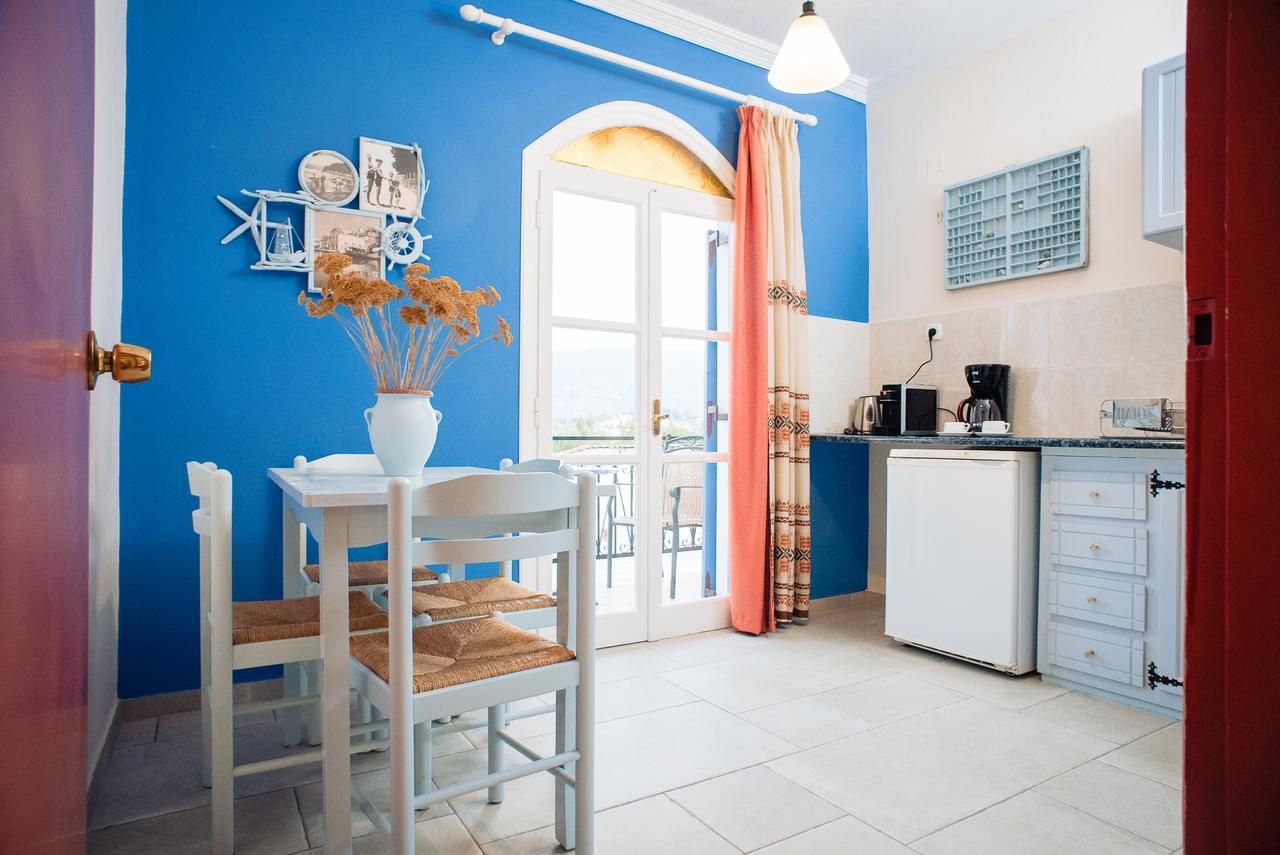 Maria Studios Poros Town Bagian luar foto